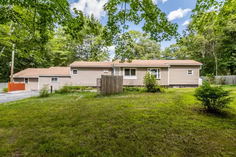 395 River Rd, Topsham, ME 04086