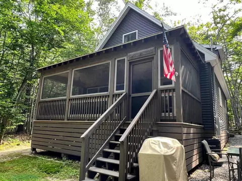 63 Ridge Rd, Frye Island, ME 04071