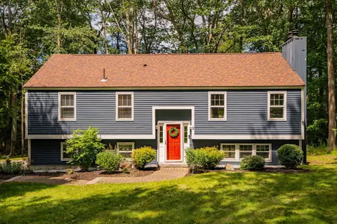 2 Rocky Hill Rd, Scarborough, ME 04074