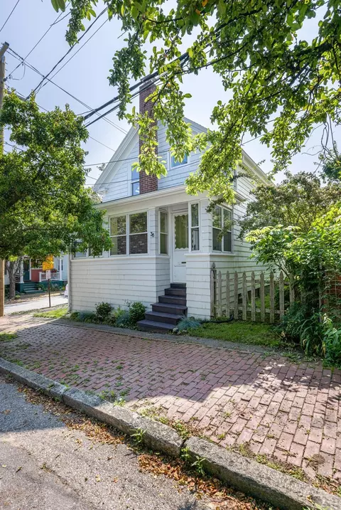 38 Turner St, Portland, ME 04101