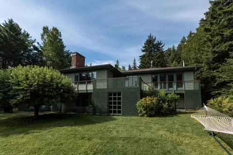 15 Kinfolk Ln, Southwest Harbor, ME 04679