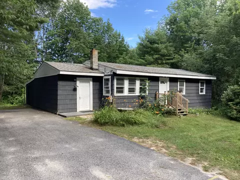 709 Webbs Mills Rd, Raymond, ME 04071