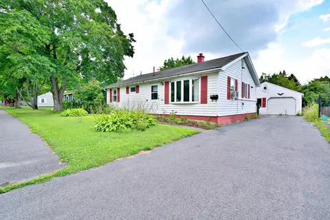 122 Thornton Rd, Bangor, ME 04401