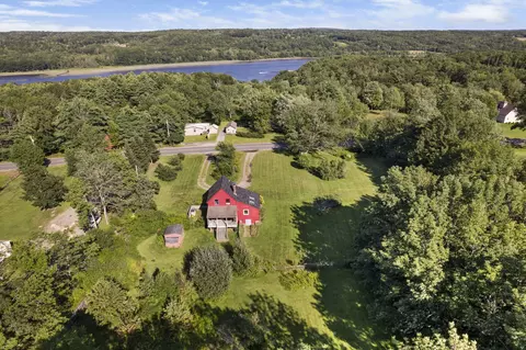 870 River Rd, Richmond, ME 04357