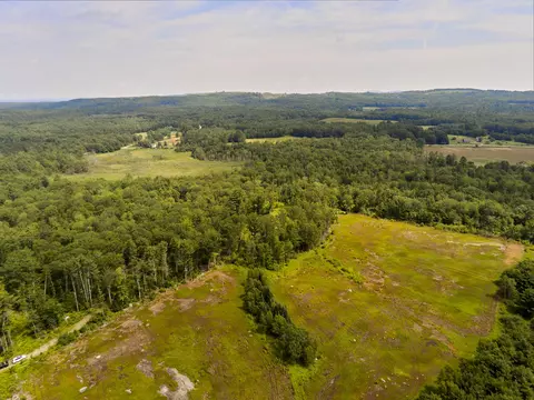 160 Old Augusta Rd, Waldoboro, ME 04572