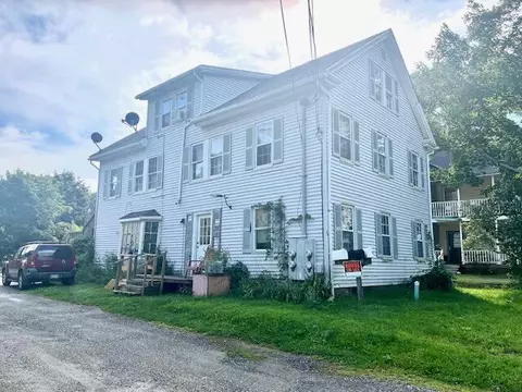 84 Highland Ave, Gardiner, ME 04345