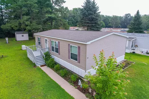 31 Town Country Dr, Lisbon, ME 04250