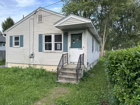 122 Brigham St, South Portland, ME 04106
