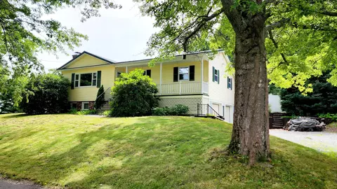 19 Juniper St, Bangor, ME 04401