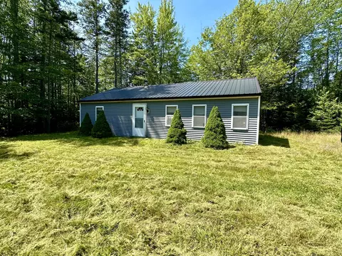 54 Oceanville Rd, Stonington, ME 04681