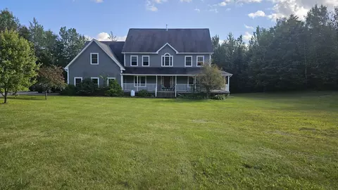 88 Emerald Dr, Hampden, ME 04444