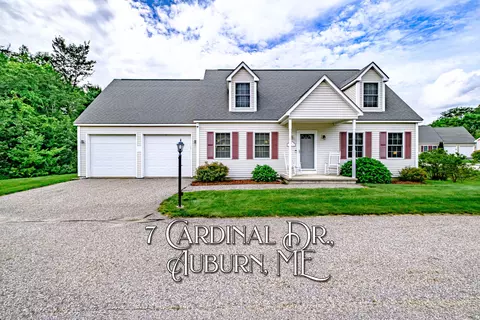7 Cardinal Dr, Auburn, ME 04210
