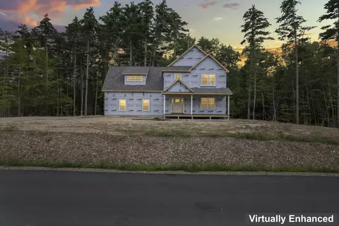 93 Green Acres Dr, Buxton, ME 04093