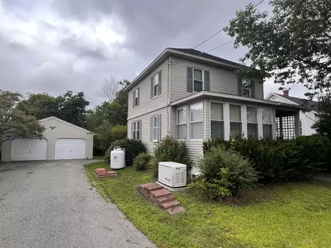 79 14th St, Bangor, ME 04401