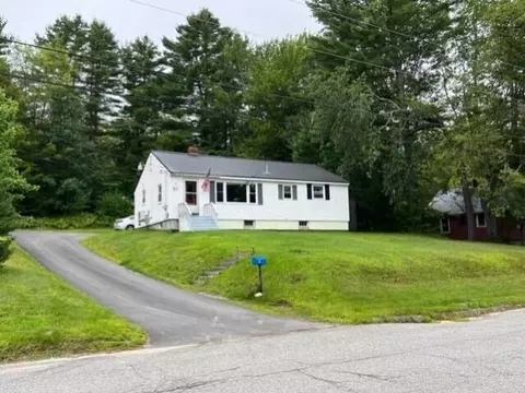 51 Taylor St, Lincoln, ME 04457