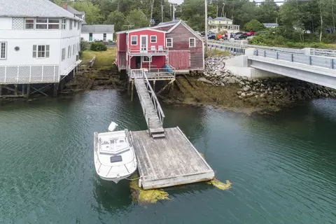 12 Cape Newagen Rd, Southport, ME 04576