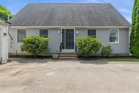 64 Sanford Rd, Wells, ME 04090