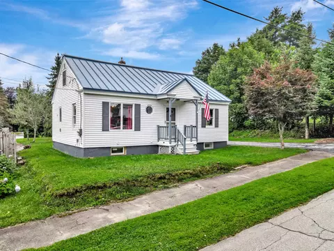 6 Trueworthy Ave, Augusta, ME 04330