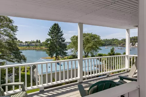 56 West St #B, Boothbay Harbor, ME 04538
