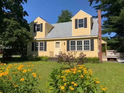 5 Linda St, Cumberland, ME 04021
