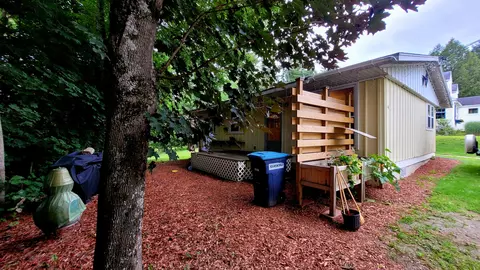 44 Bowdoin Ave, Old Town, ME 04468