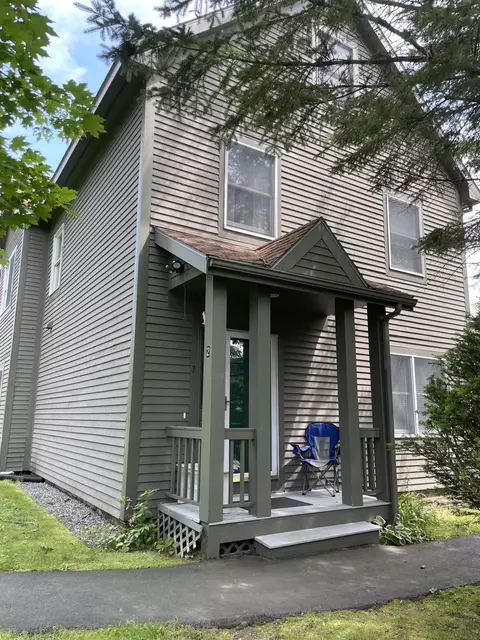 18 West St #2, Freeport, ME 04032