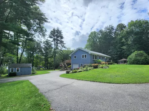 29 Conway St, Sabattus, ME 04280