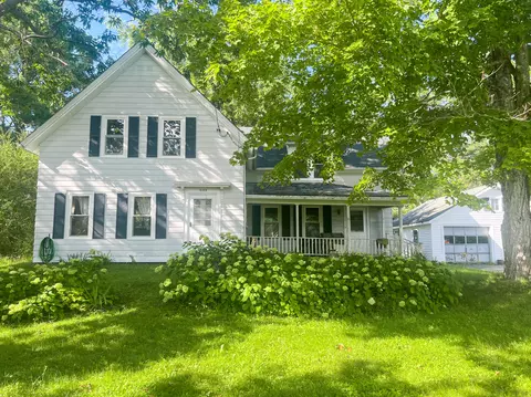 45 S Bay Rd, Franklin, ME 04634