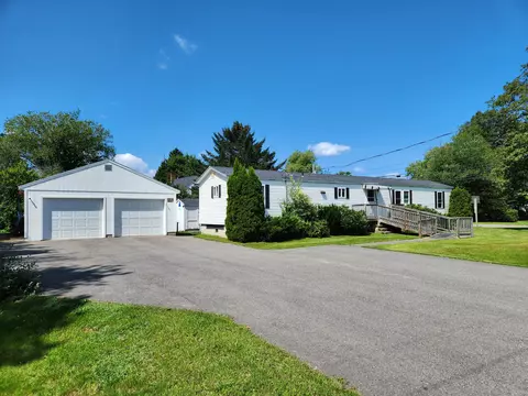 5 Bremen Road Rd, Waldoboro, ME 04572