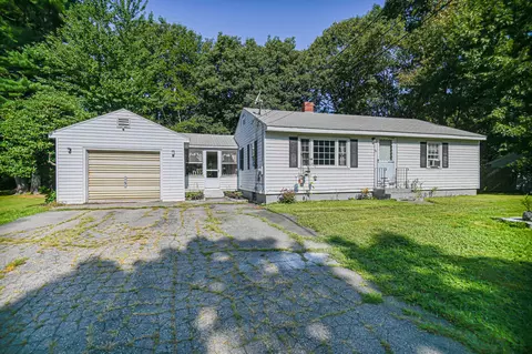 16 Pine Ave, Eliot, ME 03903