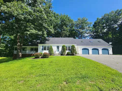 9 St Joseph Ave, Lewiston, ME 04240