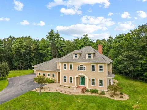 21 Caldwell Cir, Lewiston, ME 04240