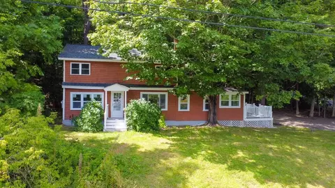 39 Smithtown Rd, Pittston, ME 04345