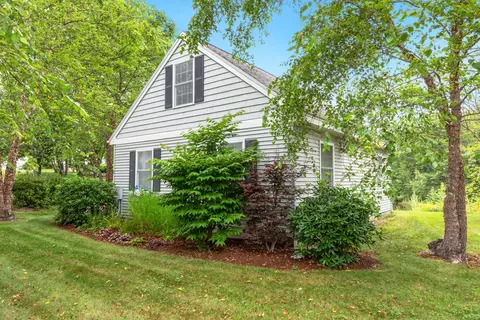 272 Mills Rd #2, Kennebunkport, ME 04046
