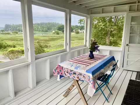 61 E Main St E, Vinalhaven, ME 04863 photo 1
