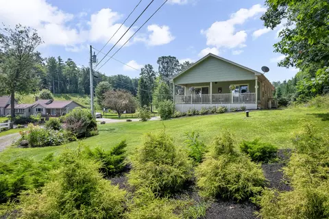 97 11th St, Acton, ME 04001