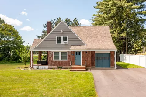 8 Flag Pond Rd, Saco, ME 04072