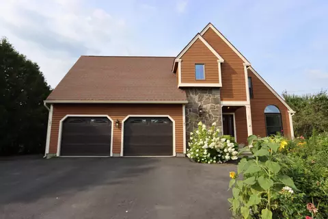 20 Ryan Dr, Manchester, ME 04351