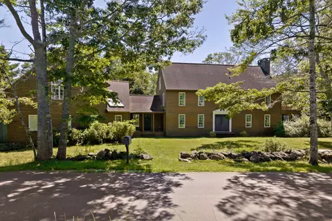 130 Van Horn Rd, Boothbay, ME 04544