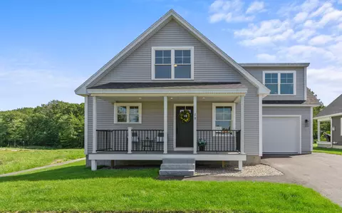 13 Woods Ln, Old Orchard Beach, ME 04064