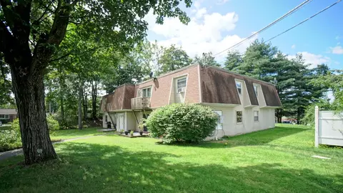 191 Russell St #6, Lewiston, ME 04240