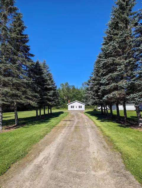 76 Oxbow Rd, Palmyra, ME 04965