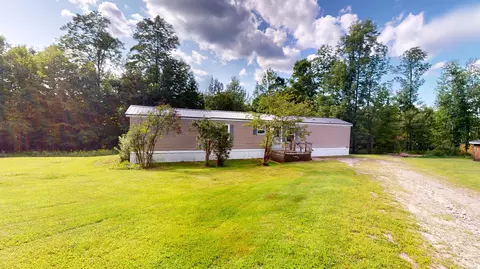 939 River Rd, Livermore, ME 04253