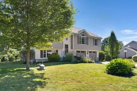 48 Old Pine Hill Rd, Berwick, ME 03901