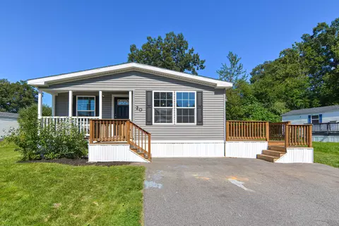 20 Sandalwood Cir, Kittery, ME 03904