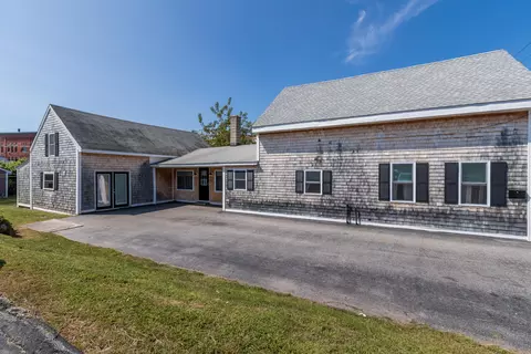 37 Stone St, Biddeford, ME 04005