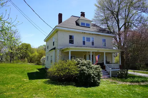 255 Main St, Cumberland, ME 04021