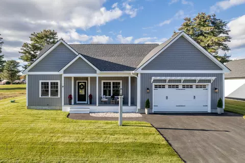 18 Magnolia Dr, Old Orchard Beach, ME 04064