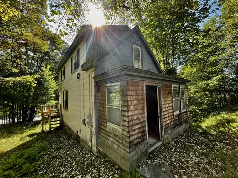 469 Virgin St, Rumford, ME 04276
