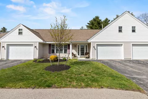 15 Macintosh Ln #15, Old Orchard Beach, ME 04064